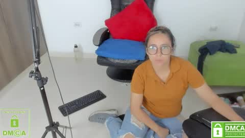 Snapshot of isabella_sweett_ chatting on 12/13/24, 03:38 Isabella online show from 12/13/24, 03:38