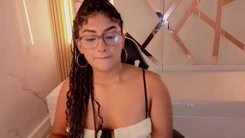 Snapshot of isabella_tp chatting on 01/14/26, 08:47 Isa online show from 01/14/26, 08:47