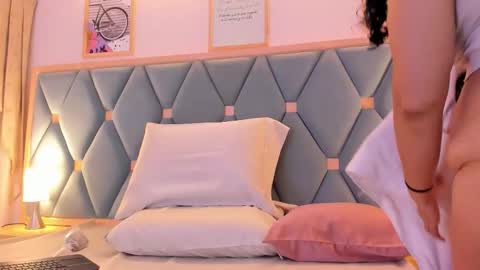 Bella online show from 01/16/26, 11:14