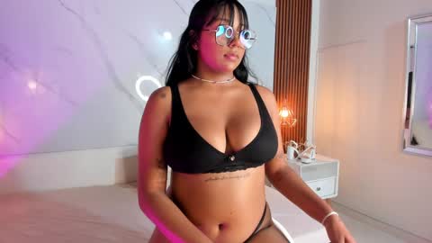 isabella zc online show from 09/25/25, 08:23