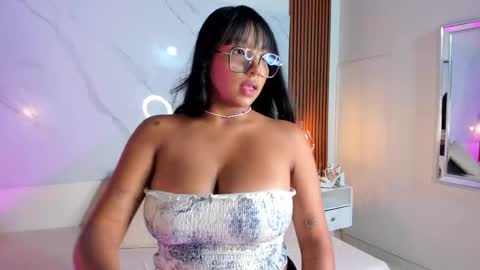 isabella zc online show from 10/07/25, 07:55