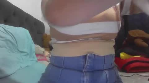 isabellaa_hills_ online show from 04/30/26, 09:19
