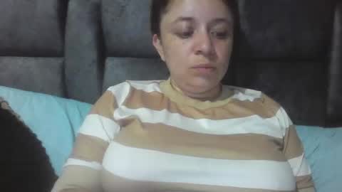 isabellaa_hills_ online show from 05/26/26, 05:53