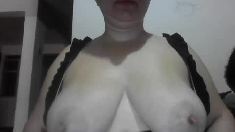 isabellaa_hills_ online show from 07/14/26, 05:51