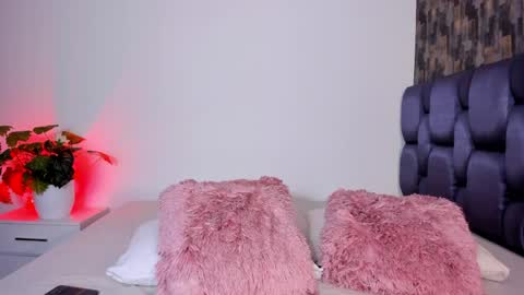 ISABELLA online show from 04/19/26, 02:33