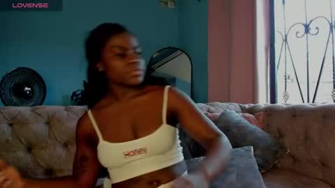 Snapshot of isabellabroms21 chatting on 07/20/26, 10:12 v online show from 07/20/26, 10:12