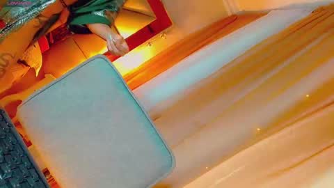 isabellagirs online show from 09/20/25, 03:18