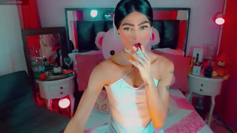 isabellagirs online show from 11/25/25, 12:27