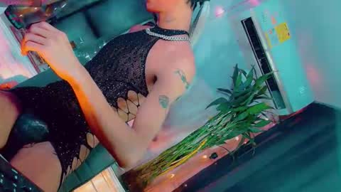 isabellagirs online show from 04/28/26, 09:03
