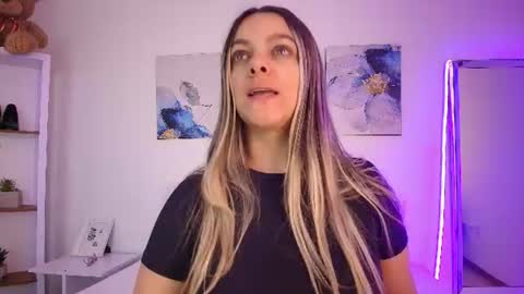 Snapshot of isabellaharley chatting on 07/04/26, 12:44 Isabella online show from 07/04/26, 12:44