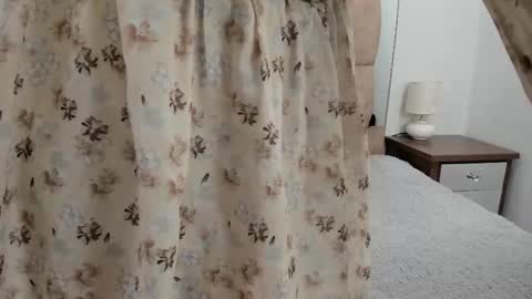 Snapshot of isabellakai chatting on 10/21/25, 02:29 isabellakai online show from 10/21/25, 02:29