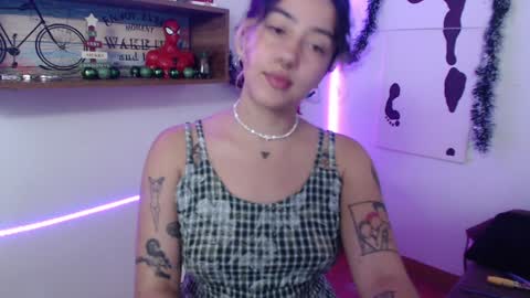 Snapshot of isabellakoff chatting on 12/30/24, 11:59 Tati - online show from 12/30/24, 11:59