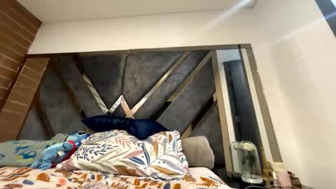 Snapshot of isabellakoffs chatting on 02/13/26, 12:17 Isabella.. back again online show from 02/13/26, 12:17