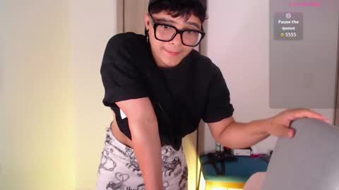 Isabella Mout  online show from 02/17/26, 06:03