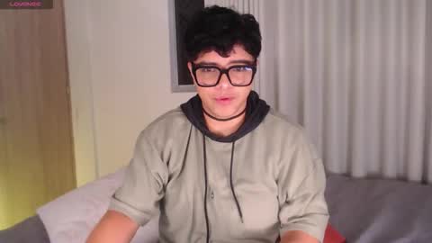 Isabella Mout  online show from 03/14/26, 12:17