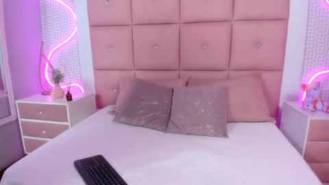 Snapshot of isabellapedraza chatting on 05/12/26, 12:13 Isabel online show from 05/12/26, 12:13