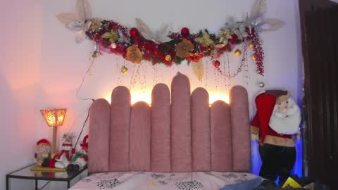 Snapshot of isabellas_smith chatting on 12/21/24, 09:15 Martina IG martissmith01 online show from 12/21/24, 09:15