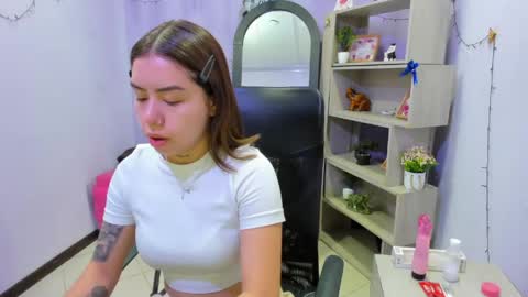 Snapshot of isabellasummer_ chatting on 04/13/26, 01:05 isebella online show from 04/13/26, 01:05