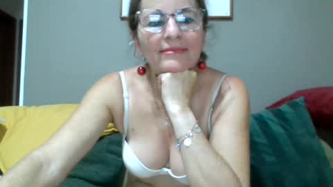 isabella online show from 06/22/26, 11:02