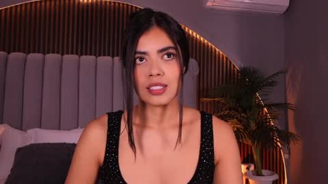 Isa  online show from 04/10/26, 04:50