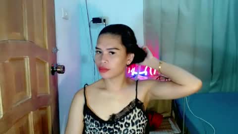 Snapshot of isabelle_amore chatting on 06/24/26, 06:51 Ysa online show from 06/24/26, 06:51