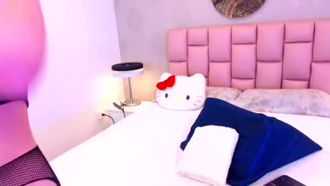 Snapshot of isabelledaza chatting on 07/01/26, 12:18 Isabelle Daza online show from 07/01/26, 12:18