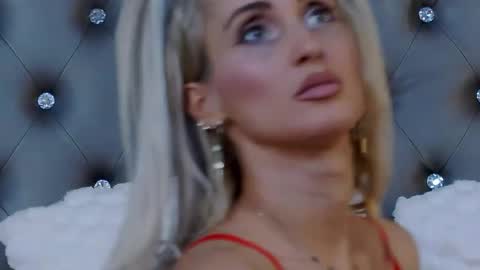 IsabelleEthan online show from 02/11/25, 06:51