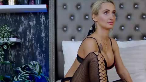 IsabelleEthan online show from 02/25/25, 09:20