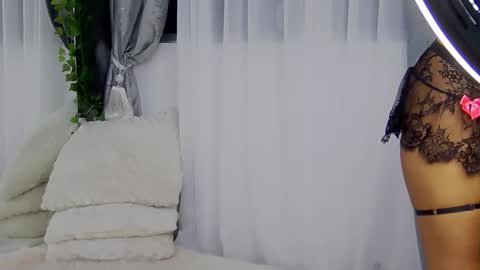 IsabelleEthan online show from 10/21/25, 01:17