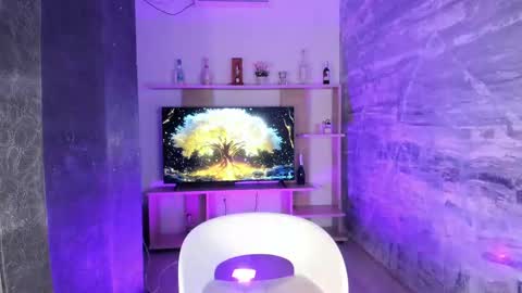 Snapshot of isabellefoxx chatting on 02/20/25, 04:46 Isa online show from 02/20/25, 04:46