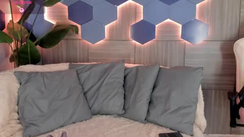 Snapshot of isabellestorm chatting on 07/04/26, 03:35 online show from 07/04/26, 03:35