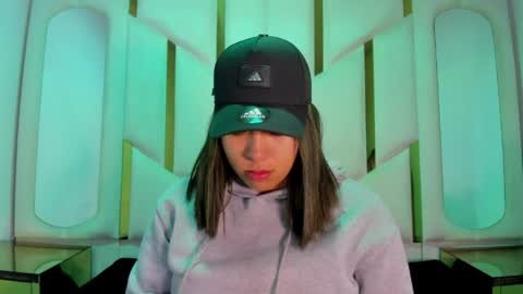 isabellrodriguez18 online show from 04/13/26, 03:45