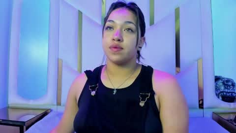 isabellrodriguez18 online show from 04/17/26, 04:04
