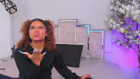 Snapshot of isabellsmmith chatting on 01/25/25, 03:40 Isabellsmmith online show from 01/25/25, 03:40