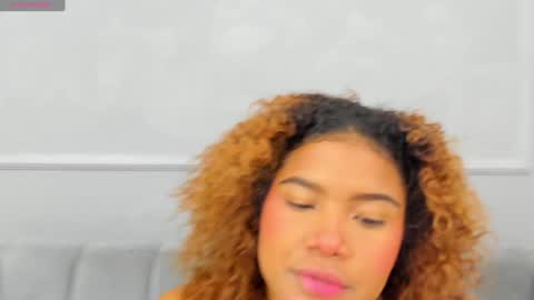 Snapshot of isabellsmmith chatting on 02/02/25, 03:32 Isabellsmmith online show from 02/02/25, 03:32