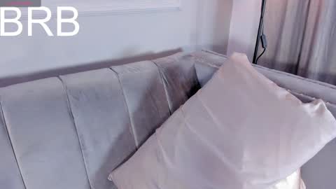 Snapshot of isabellsmmith chatting on 02/19/25, 07:28 Isabellsmmith online show from 02/19/25, 07:28