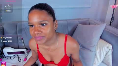 Snapshot of isabellsmmith chatting on 02/22/25, 06:50 Isabellsmmith online show from 02/22/25, 06:50