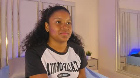 Snapshot of isabellsmmith chatting on 10/15/25, 01:11 Isabellsmmith online show from 10/15/25, 01:11