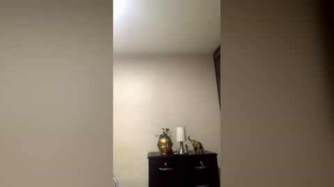 Isa online show from 03/06/26, 11:45