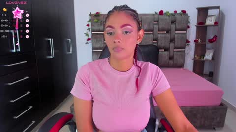 Snapshot of isabelreyes_ chatting on 12/04/24, 08:51 Hi mi name is Isabel online show from 12/04/24, 08:51