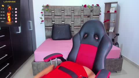 Snapshot of isabelreyes_ chatting on 12/21/24, 04:09 Hi mi name is Isabel online show from 12/21/24, 04:09