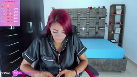 Snapshot of isabelreyes_ chatting on 01/22/25, 02:26 Hi mi name is Isabel online show from 01/22/25, 02:26