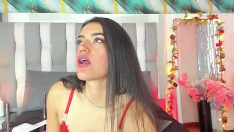 Isa online show from 12/22/25, 03:47