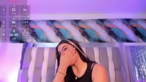 Snapshot of isadiazz chatting on 07/18/26, 05:33 Isa online show from 07/18/26, 05:33