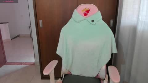 Isabela    online show from 11/25/25, 12:27