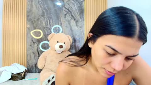 ISADORA online show from 03/27/26, 02:50