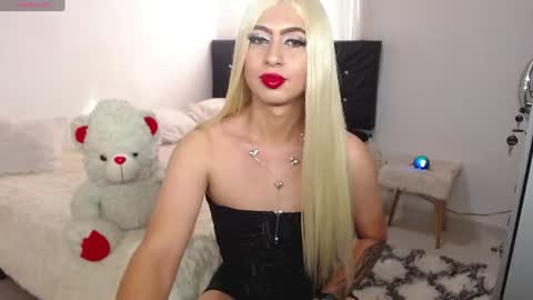 isadora online show from 07/12/26, 01:02