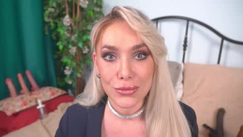 isadoradunkan online show from 03/03/26, 07:53