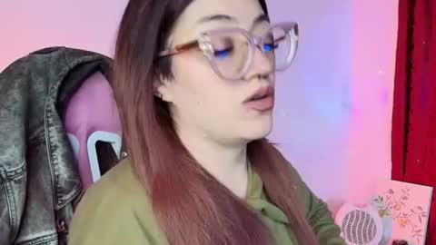 Isabella Ferrer online show from 07/03/26, 06:53