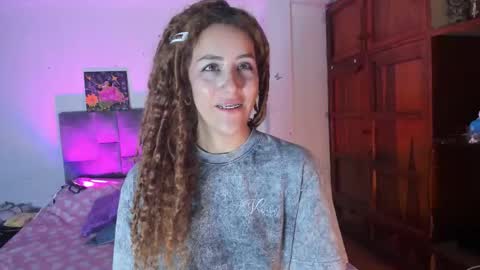 Isabela  online show from 09/29/25, 03:00